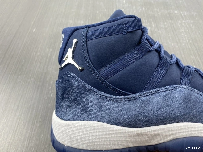 Navy WMNS Air Jordan AR0715-441 Midnight Velvet 11 0811